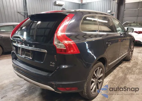 2017 Volvo Xc60 T6 Dynamic z USA, uszkodzony, nr VIN YV449MRRXH2212708